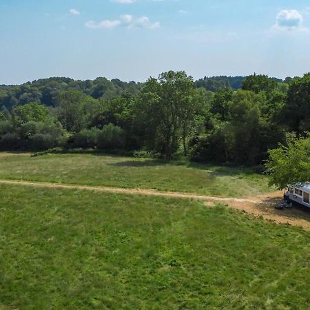 American School Bus Retreat With Hot Tub In Sussex Meadow Uckfield Exterior foto