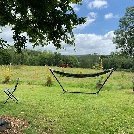 American School Bus Retreat With Hot Tub In Sussex Meadow Uckfield Exterior foto