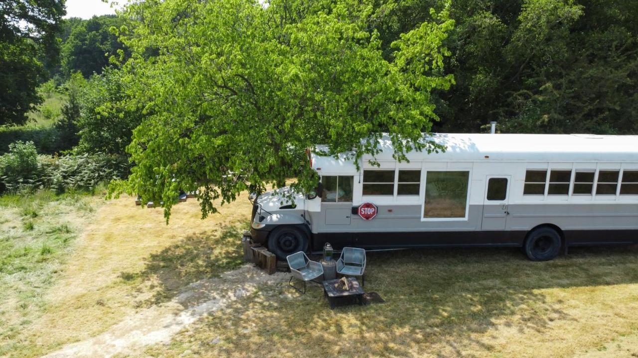 American School Bus Retreat With Hot Tub In Sussex Meadow Uckfield Exterior foto